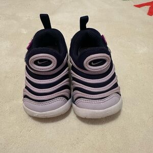 Nike Dynamo Free Sneakers